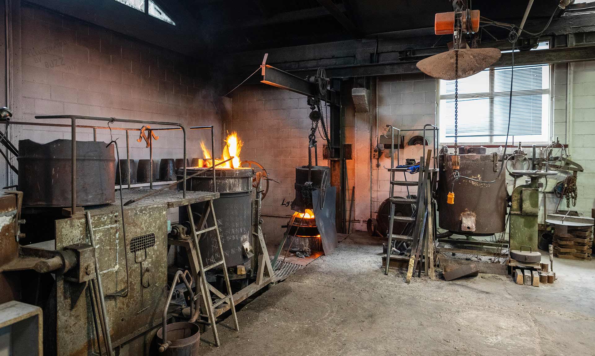 The pouring bronze and crucible are heated to 1200 degrees