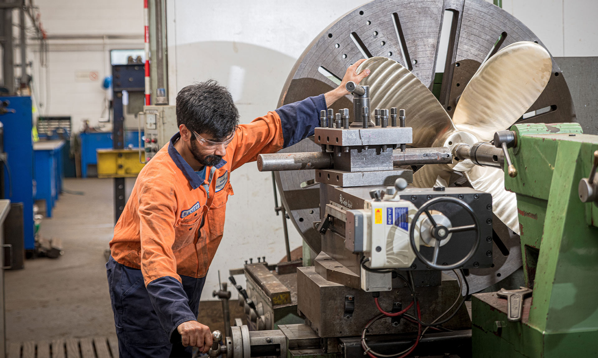 Cutting shaft tapers on a lathe