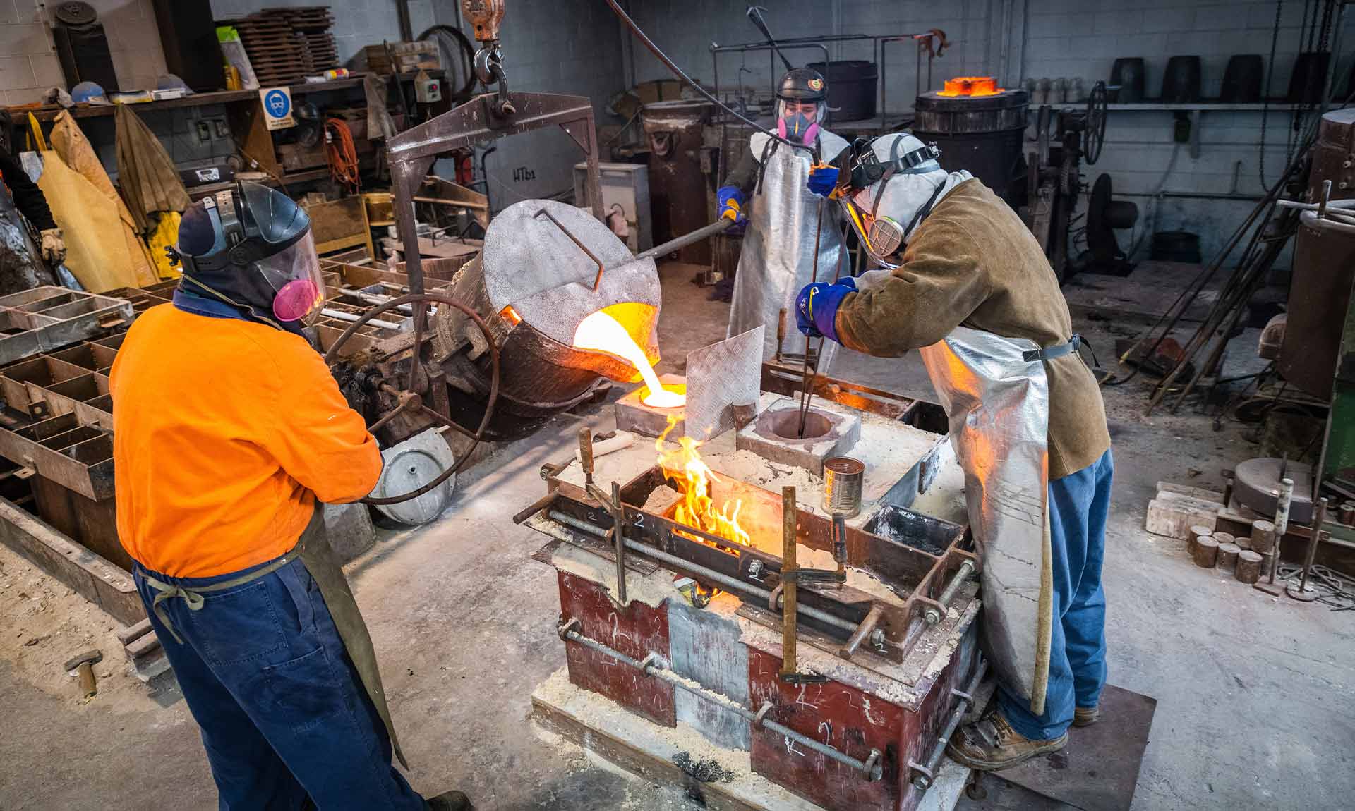 Pouring into the mould for a new propeller