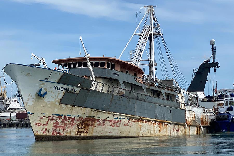 Repair work on FV Koorale